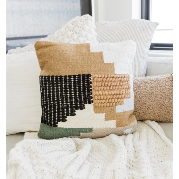 Roolee Bangladesh Woven Pillow New - Picture 1 of 1